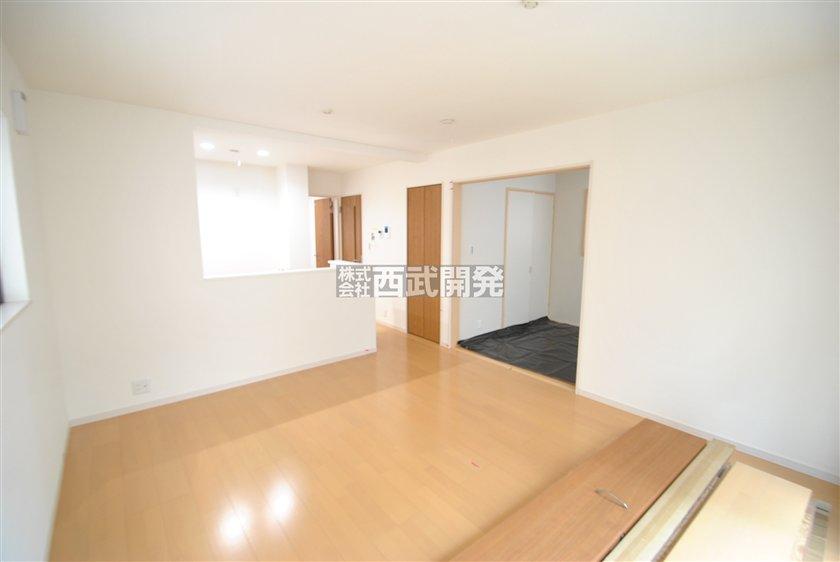 Living. 7 Building (September 2013) Shooting