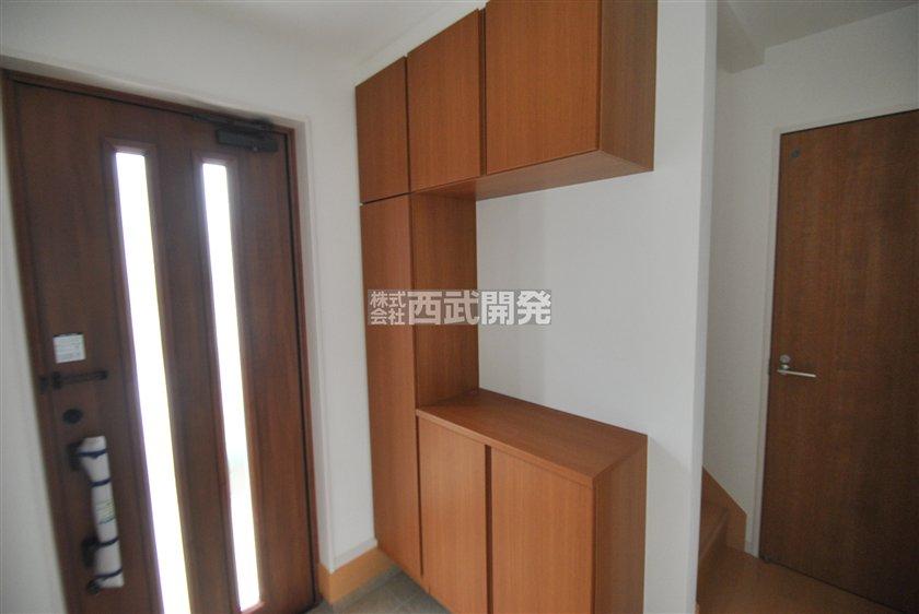 Entrance. 7 Building (September 2013) Shooting