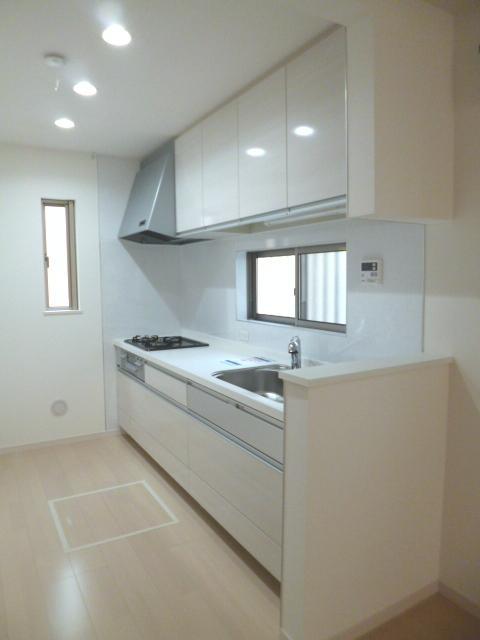 Living. 1 Building: Indoor (August 2013) Shooting