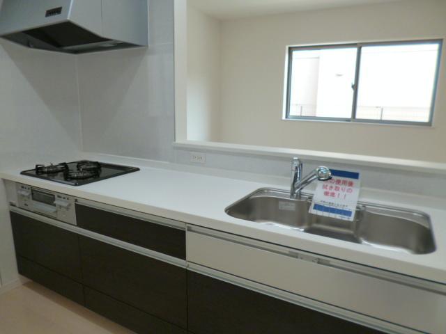 Kitchen. Building 2: Indoor (August 2013) Shooting