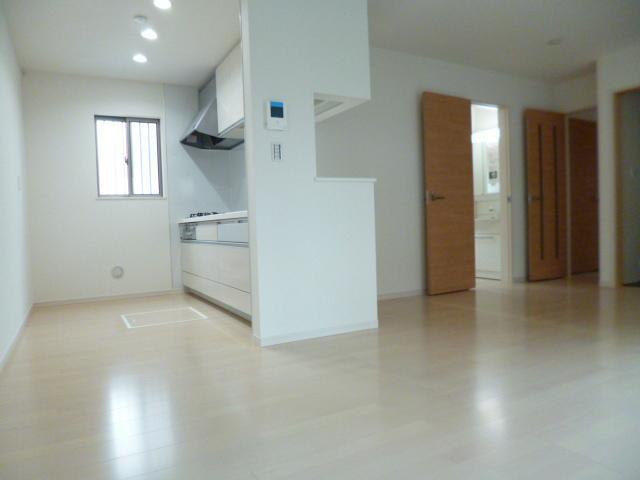 Living. 8 Building: Indoor (August 2013) Shooting