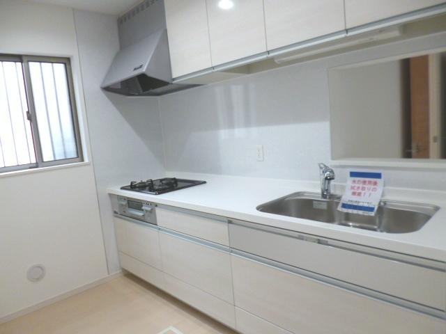 Kitchen. 8 Building: Indoor (August 2013) Shooting