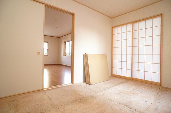 Non-living room. 11 Building