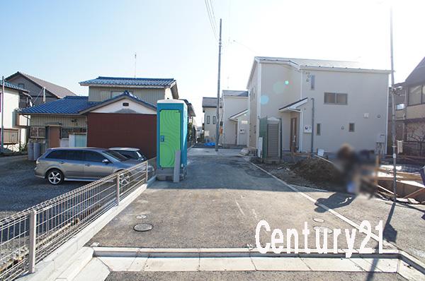 Local photos, including front road. 12 / 6 shooting