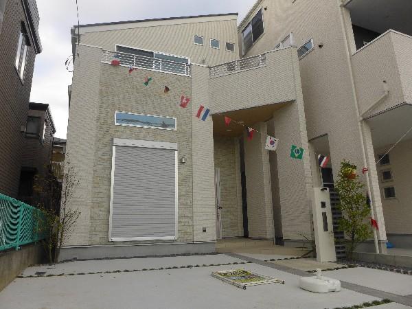 Local appearance photo. Parking is also available two in the two-story 1 Building south road