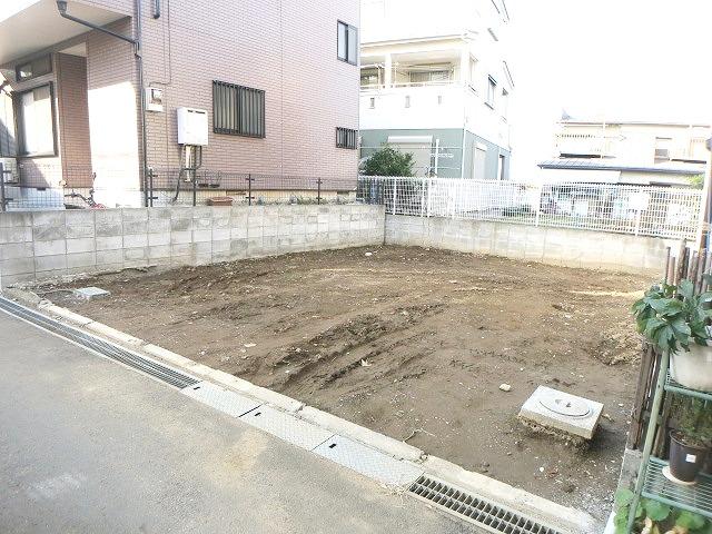 Local appearance photo. Local (11 May 2013) Shooting