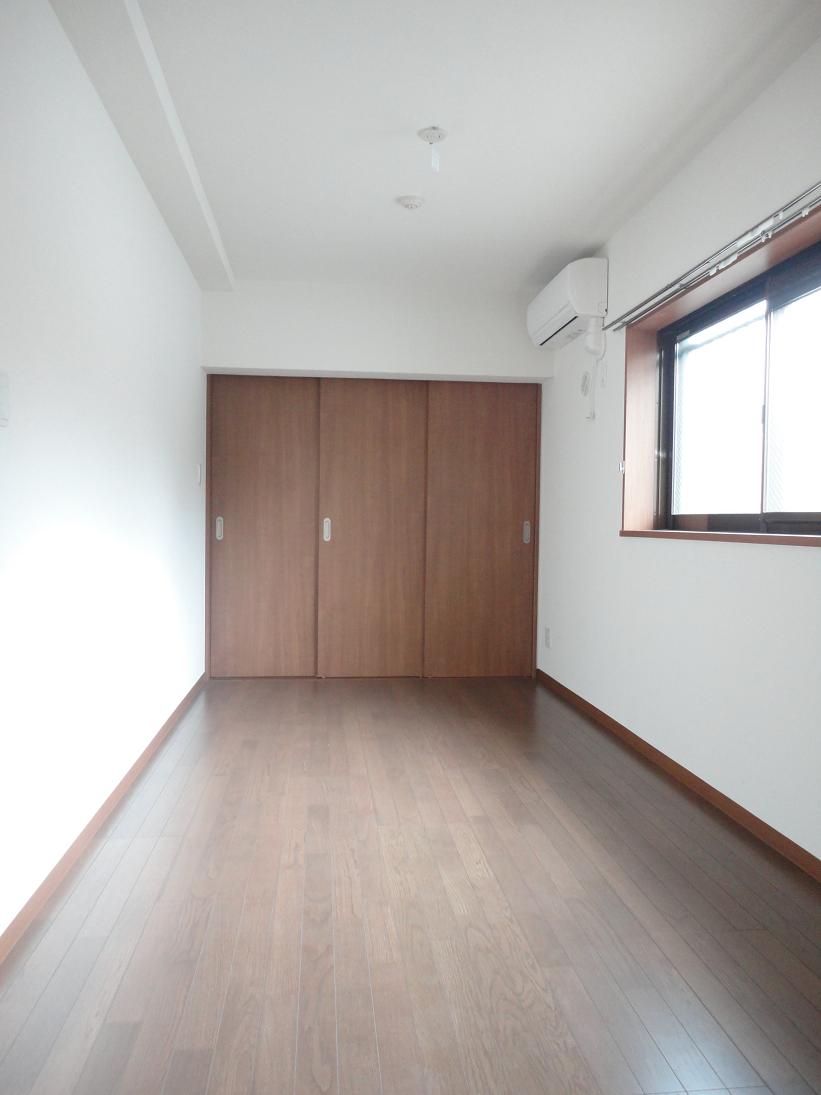 Other. Just good 6 Pledge Western-style in the bedroom! 