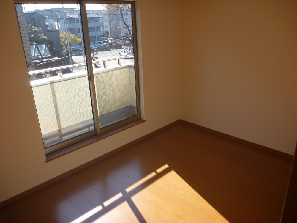 Non-living room. Indoor (12 May 2013) Shooting