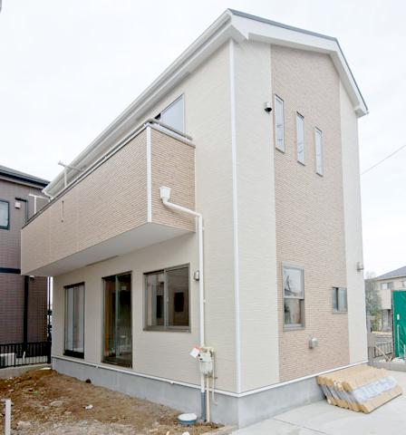 Local appearance photo. 11 Building