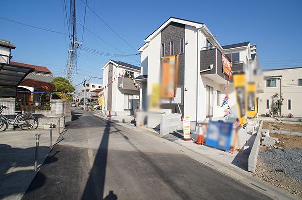 Local photos, including front road. Local (12 May 2013) Shooting