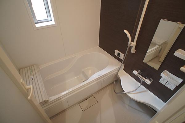 Bathroom. Indoor (12 May 2013) Shooting 11 Building