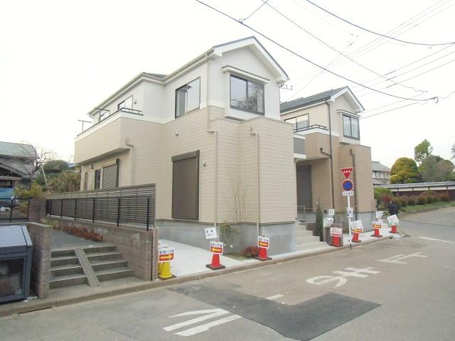 Local photos, including front road. Building 2 Local (12 May 2013) Shooting