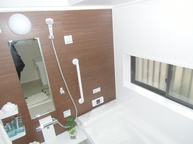 Bathroom. 1 Building room (December 2013) Shooting