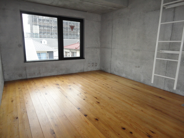 Living and room.  ☆ 1st floor ☆ 