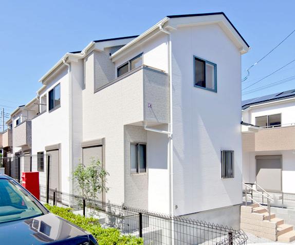 Local appearance photo. 8 Building