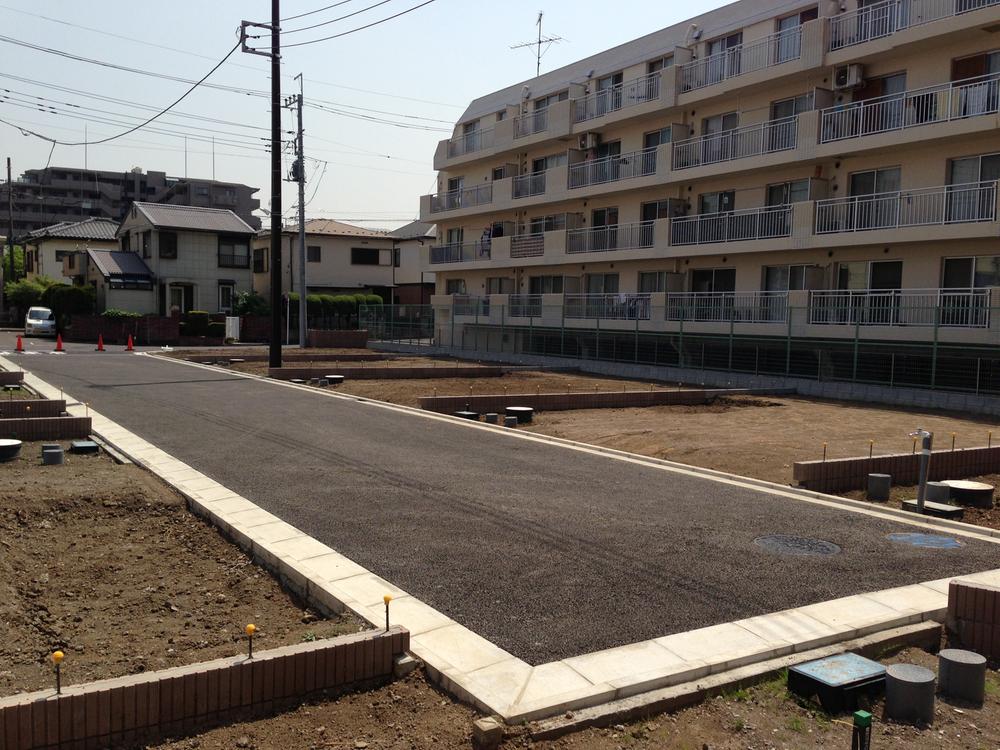 Local photos, including front road. All sections 30 square meters or more. Local (May 2013) Shooting