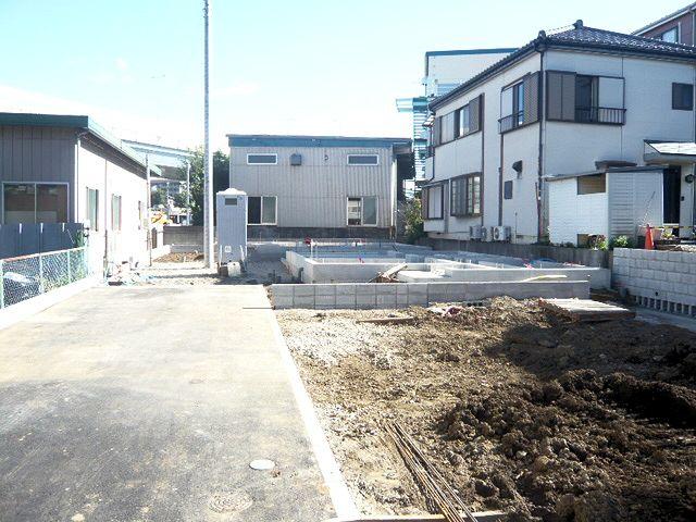 Local photos, including front road. 10 / 11 shooting