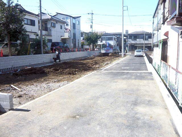 Local photos, including front road. 10 / 11 shooting