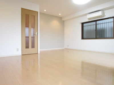 Living and room. LDK13 Pledge