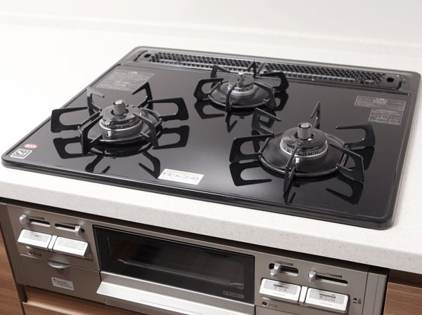 Kitchen.  [Two short beeps and a stove] Beautifully to look, Strongly dirt impact is adopted a hard glass top plate luck beep and stove.