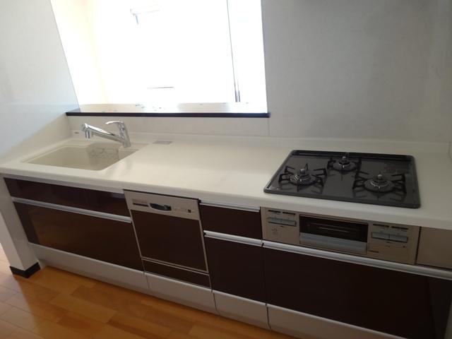 Kitchen. C Building: Indoor (December 2013) Shooting