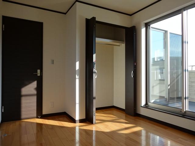 Non-living room. C Building: Indoor (December 2013) Shooting