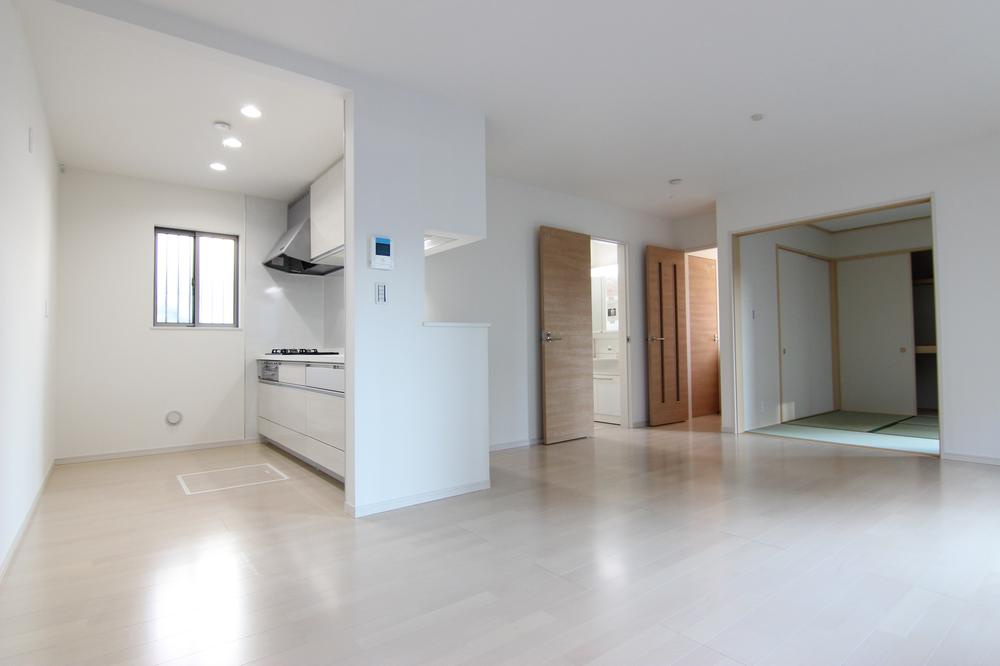 Living. Open-minded LDK conversation of family bouncy 