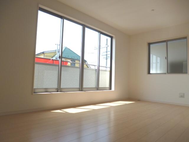 Living. 1 Building: Indoor (August 2013) Shooting