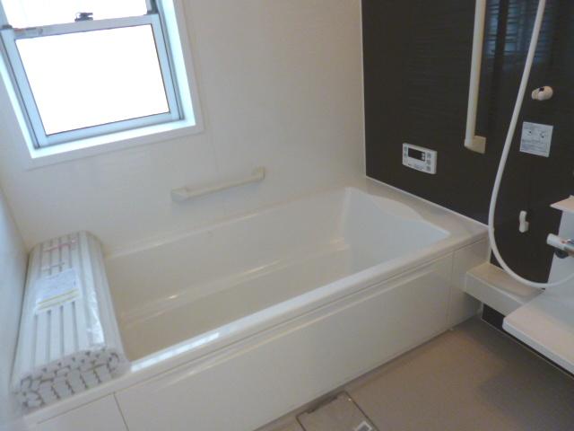 Bathroom. Building 2: Indoor (August 2013) Shooting