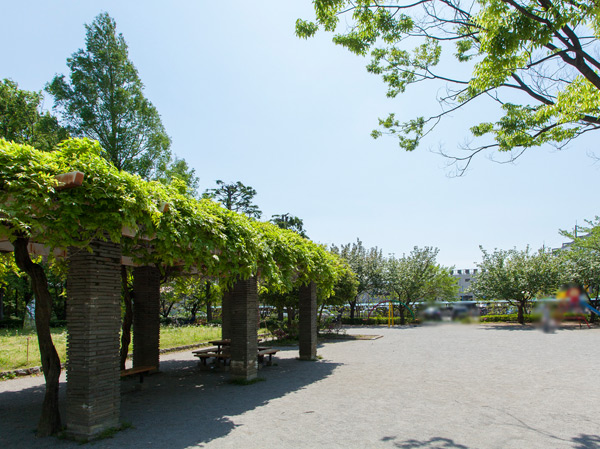 Surrounding environment. Suzuya East Park (about 140m / A 2-minute walk)