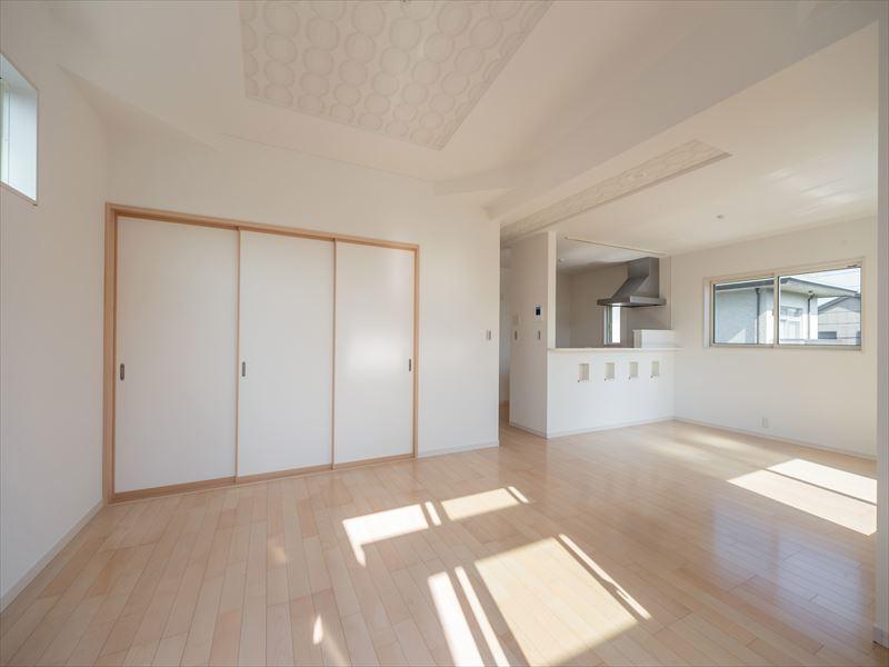 Same specifications photos (living). Same specifications