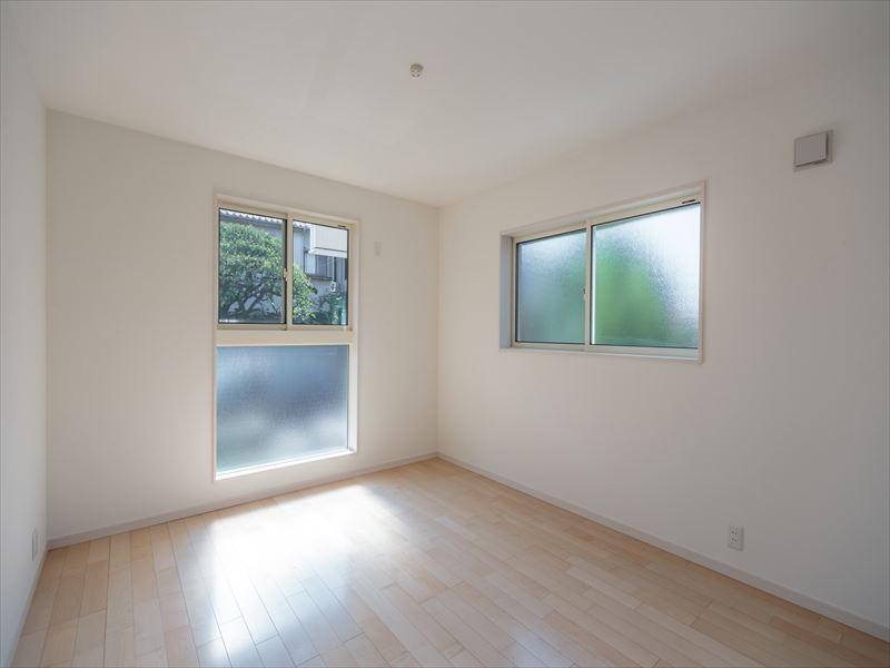 Same specifications photos (Other introspection). Same specifications