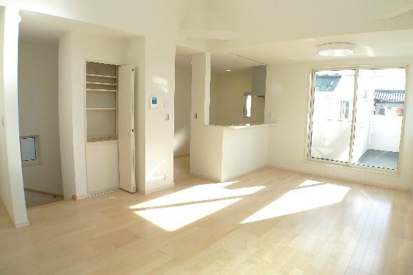 Living. Detached interior introspection Pictures - Living Storage of living can also be used as a food pantry.