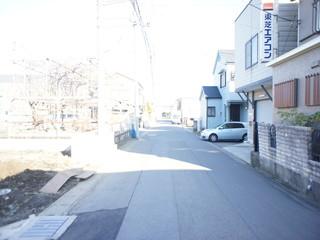 Local photos, including front road. Local (12 May 2013) Shooting