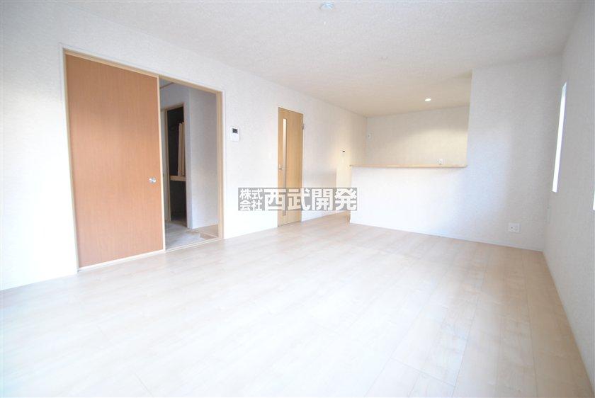 Living. 4 Building Living (November 2013) Shooting