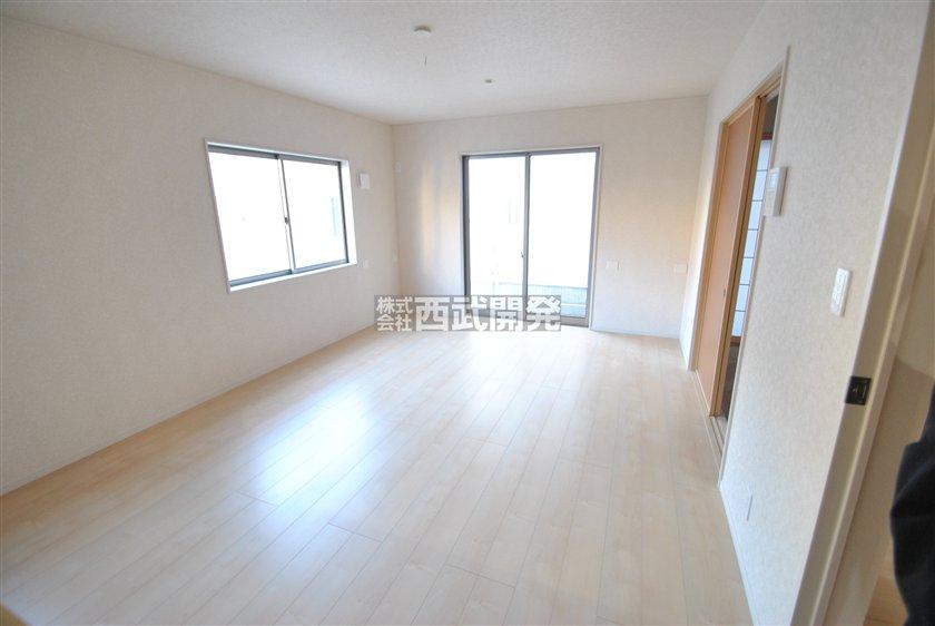 Living. 4 Building Living (November 2013) Shooting