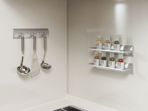 Kitchen.  [Enamel panel] With less oil contamination, Cleaning easy. So can also be used magnet, You can lay out around the kitchen to your specifications.