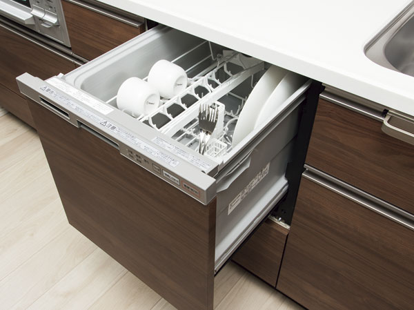 Kitchen.  [Dishwasher] You can save water compared to hand washing, Oil dirt clean, high-temperature cleaning. Type classification of the previous set in the smart car can also be comfortably.