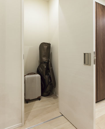 Receipt.  [Storeroom] Daily necessities, of course, Such as furniture and appliances of seasonal, For convenient storage of items to use in your family shared.