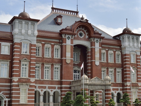 Building structure. 32 minutes to the "Tokyo" station