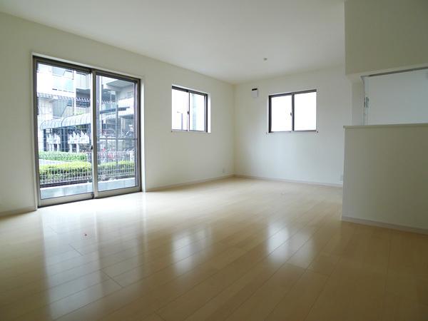 Living. Room (August 2013) Shooting 8 Building