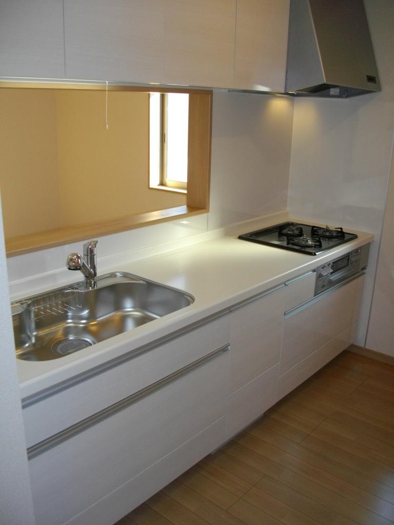 Kitchen. Indoor (11 May 2013) shooting 1 Building face-to-face kitchen