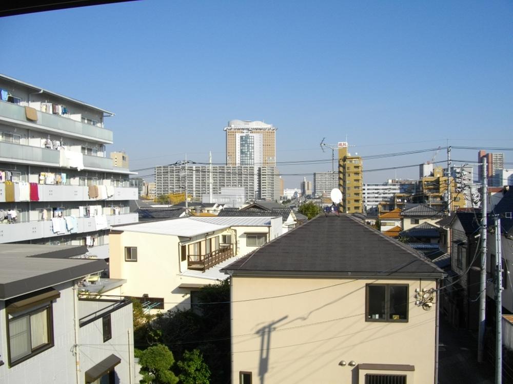 View photos from the dwelling unit. View from the site (November 2013) Shooting