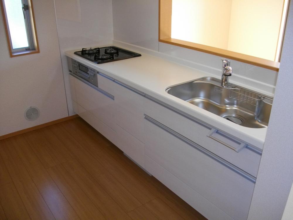 Kitchen. Indoor (11 May 2013) shooting Building 2 face-to-face kitchen