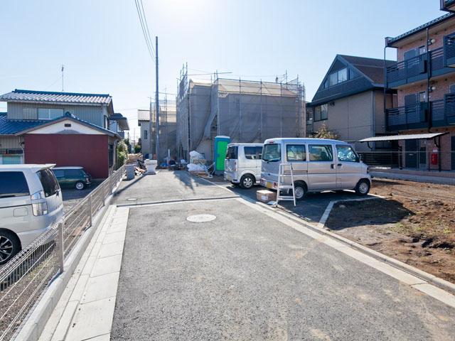 Local photos, including front road. ● The local front road ~ !