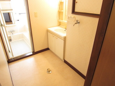 Washroom. We relaxed dressing room!