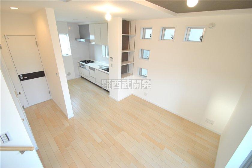 Living. Living (July 2013) Shooting