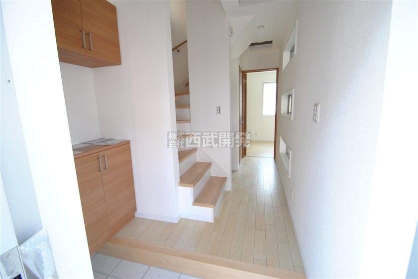 Entrance. Entrance (July 2013) Shooting