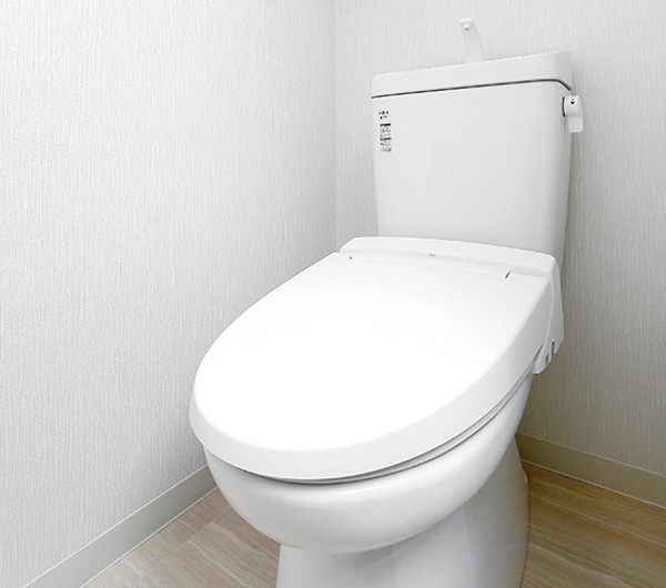 Bathing-wash room.  [Shower toilet] Including the hot water wash, It has adopted a multi-functional shower toilet equipped with a heating toilet seat.