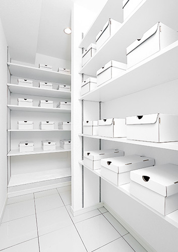 Receipt.  [Shoes cloak] The other can be stored a whole family of shoes, Also it can be stored together, such as sporting goods and children of playground equipment. ( ※ Except for some dwelling unit)